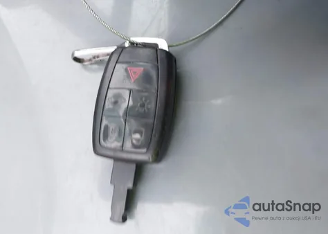 2011 Volvo S40 T5/T5 R-Design z USA, uszkodzony, nr VIN YV1672MSXB2537215